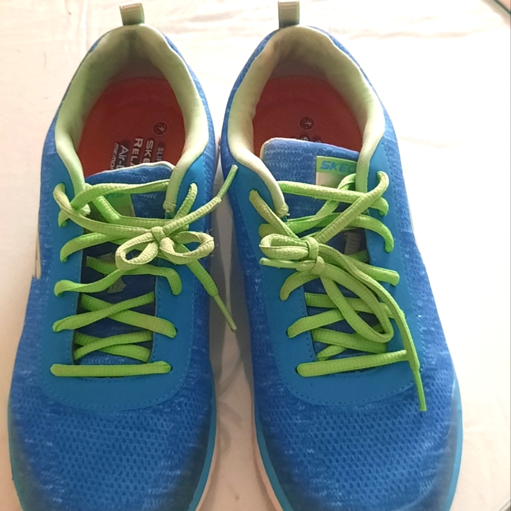 EUC SKECHERS Size 10 women's work sneaker